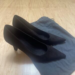 New Suede Pumps US 7 / EU 37